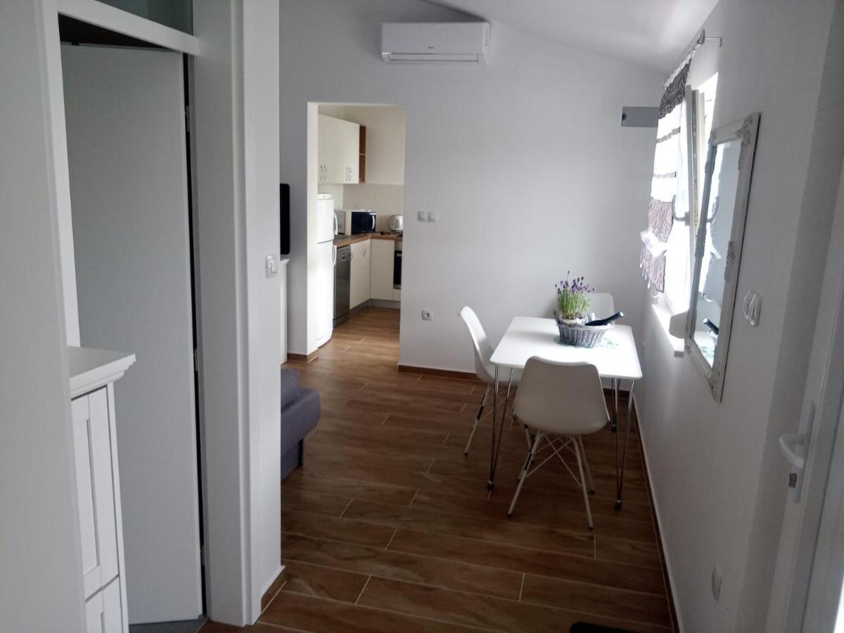 Apartmani Sol Vlasici Pag Town Extérieur photo