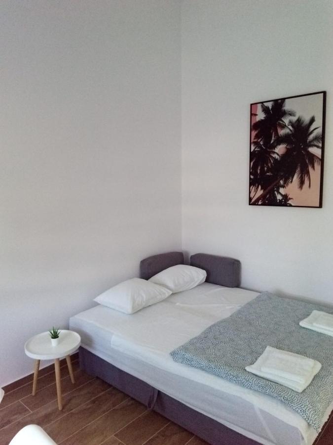 Apartmani Sol Vlasici Pag Town Extérieur photo
