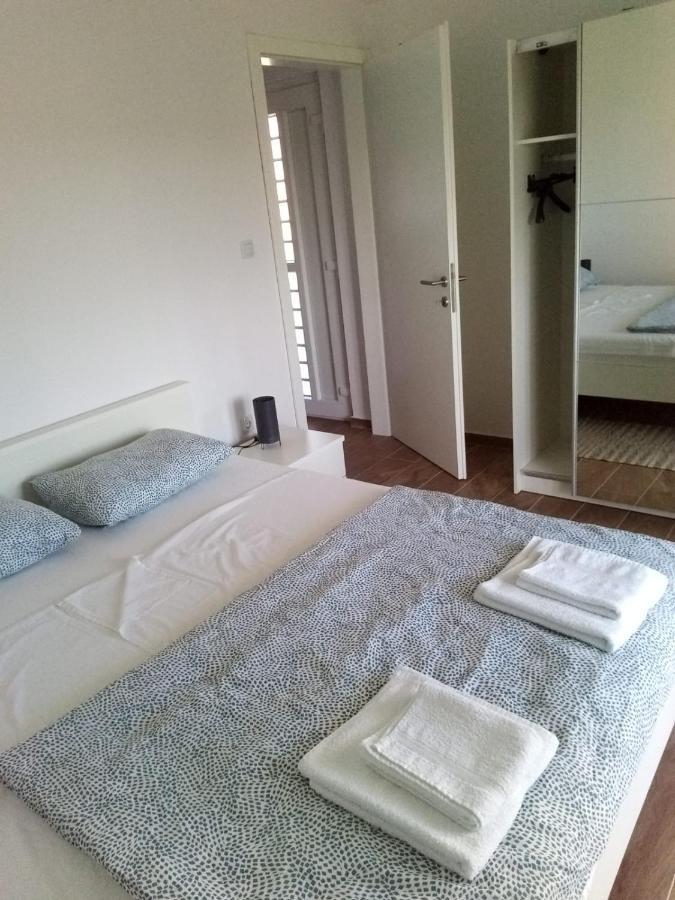 Apartmani Sol Vlasici Pag Town Extérieur photo